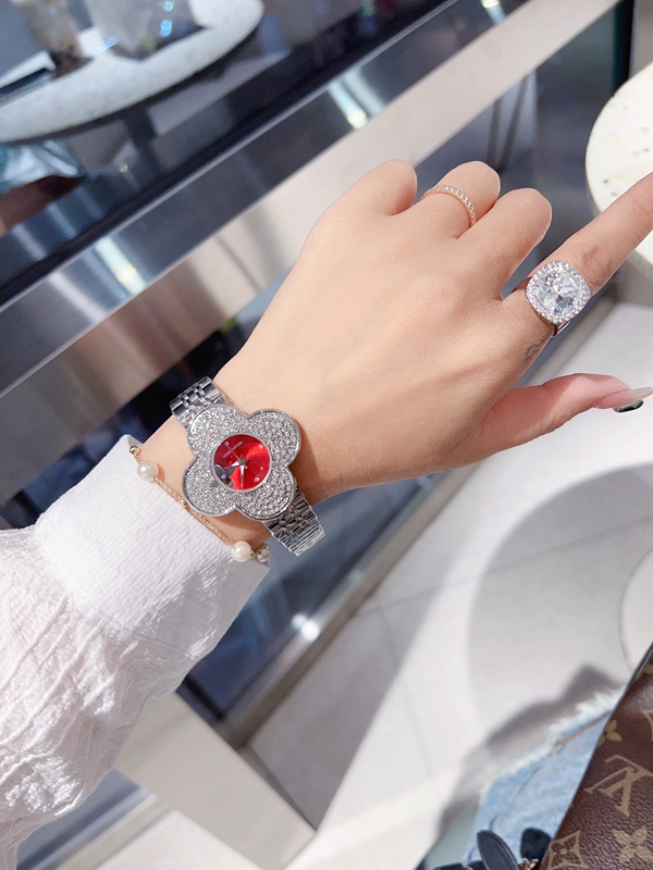 ブランド時計角部分ディテール